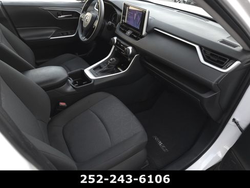 Used 2024 Toyota RAV4 XLE w/ Convenience Package image 37
