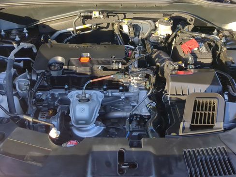 Certified 2025 Honda HR-V Sport image 32