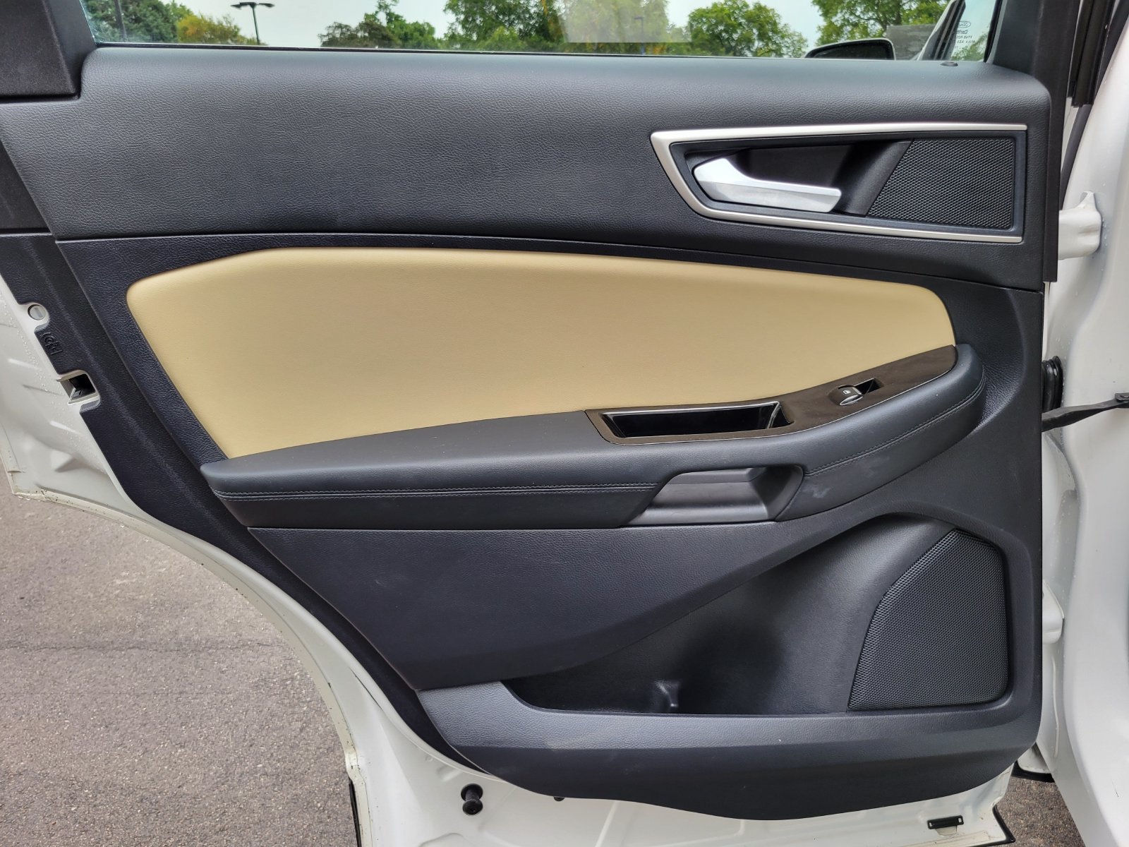 Used 2019 Ford Edge SEL w/ Equipment Group 201A FWD image 24