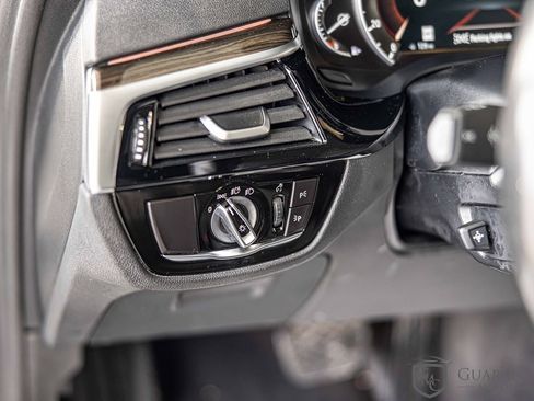 Used 2019 BMW 540i xDrive image 22