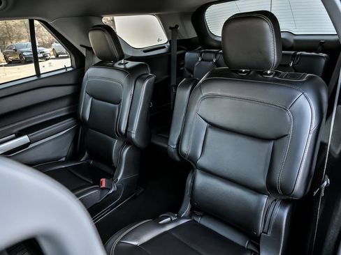 Used 2023 Ford Explorer XLT w/ Equipment Group 202A image 16