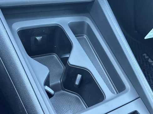 New 2026 Volkswagen Tiguan SE FWD image 11
