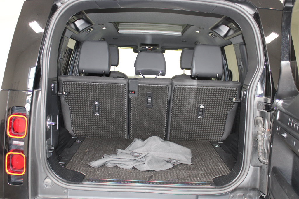 Used 2025 Land Rover Defender 110 S AWD/4WD image 29