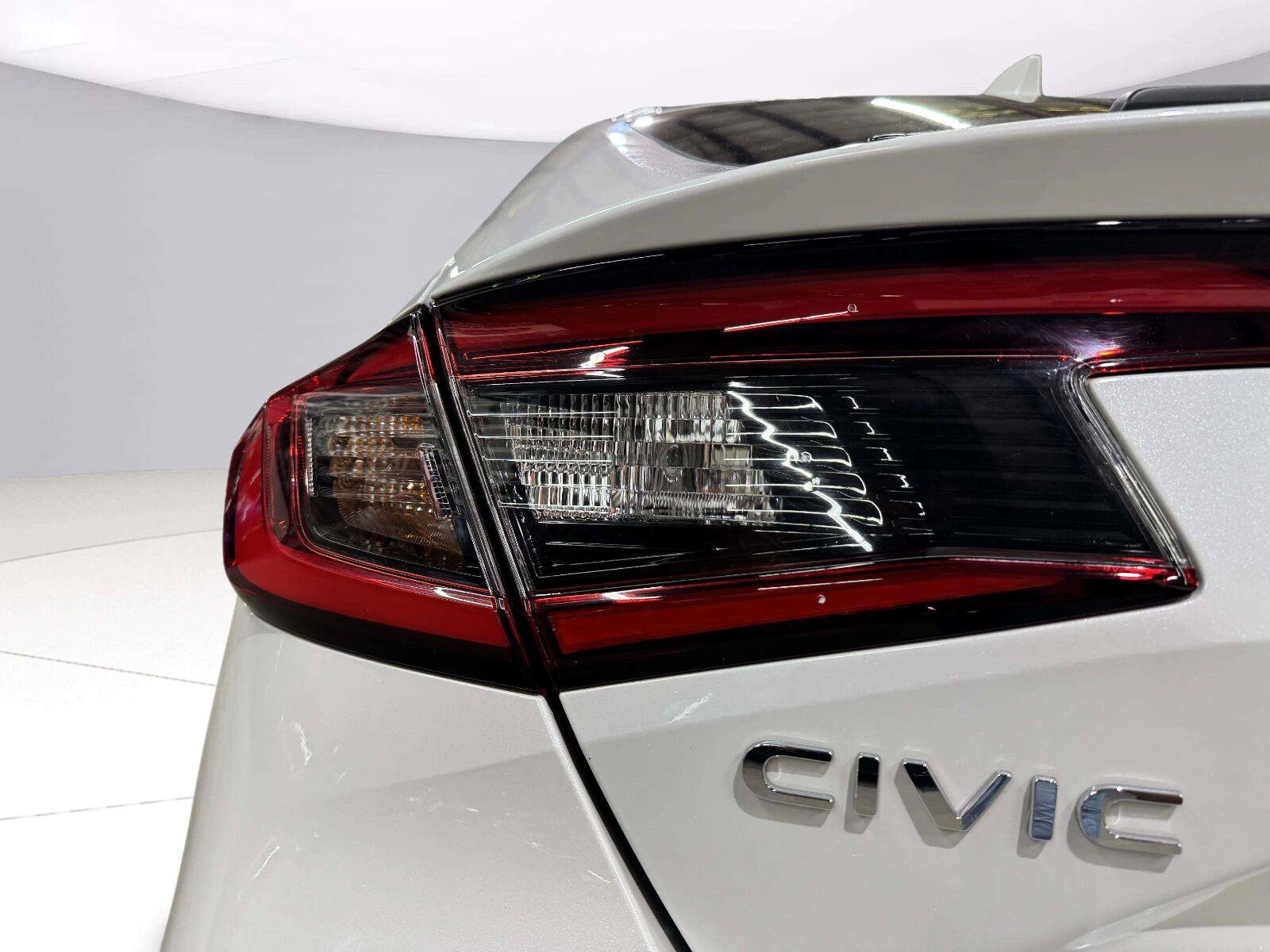 Used 2024 Honda Civic Sport image 15