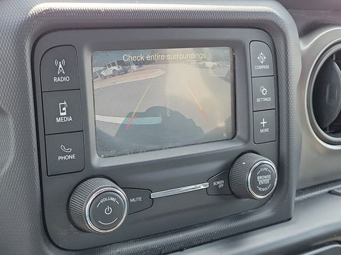 Used 2019 Jeep Wrangler Unlimited Sport S image 25