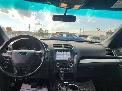 Used 2017 Ford Explorer XLT w/ Equipment Group 202A image 14