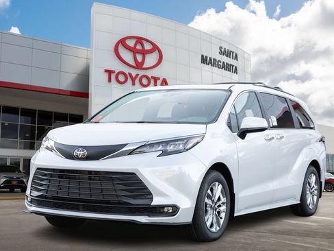 New 2026 Toyota Sienna XLE AWD/4WD image 1