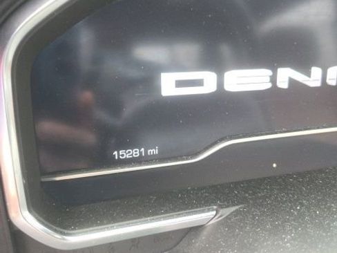 Used 2024 GMC Sierra 1500 Denali Ultimate image 11
