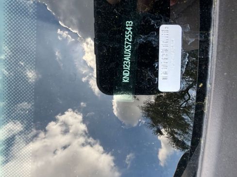 Used 2025 Kia Soul LX w/ LX Technology Package image 10