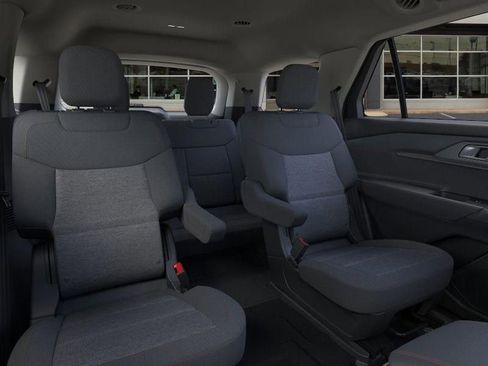 New 2025 Ford Explorer Active image 15