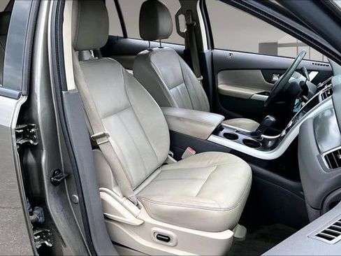 Used 2013 Ford Edge SEL FWD image 25