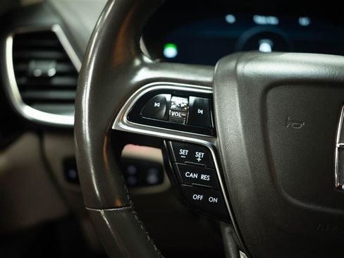 Used 2019 Lincoln Nautilus Reserve AWD/4WD image 28