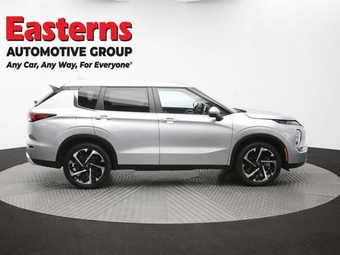 Used 2024 Mitsubishi Outlander SE FWD image 45