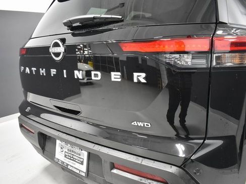 Certified 2024 Nissan Pathfinder S image 12