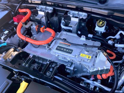 Used 2024 Nissan Ariya AWD image 33