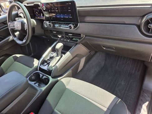 Certified 2024 Chevrolet Colorado Trail Boss w/ Technology Package AWD/4WD image 16