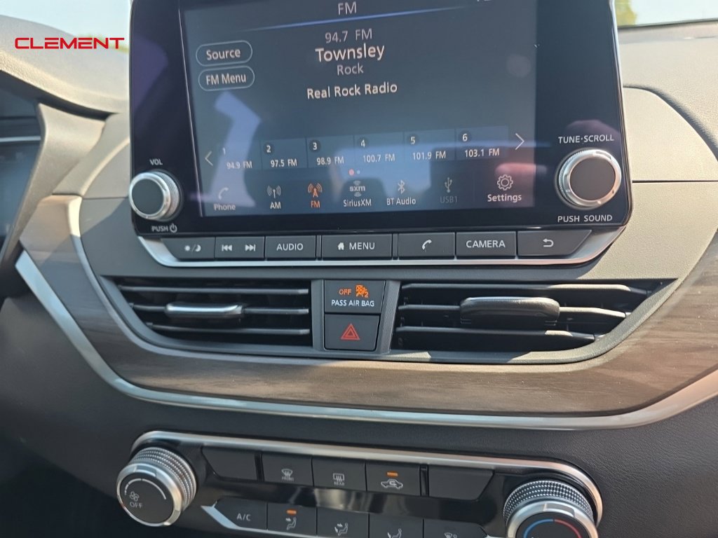 Used 2025 Nissan Altima 2.5 SV FWD image 7