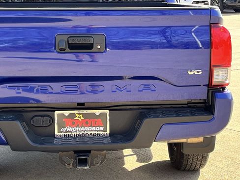 Used 2023 Toyota Tacoma SR5 w/ Technology Package image 6
