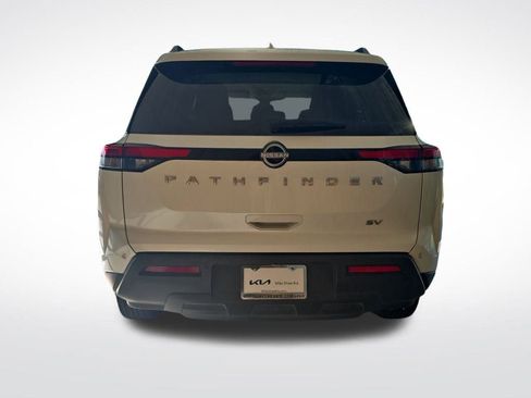 Used 2024 Nissan Pathfinder SV image 4