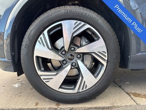 Used 2025 Audi Q6 e-tron Premium Plus w/ Premium Plus AWD/4WD image 27