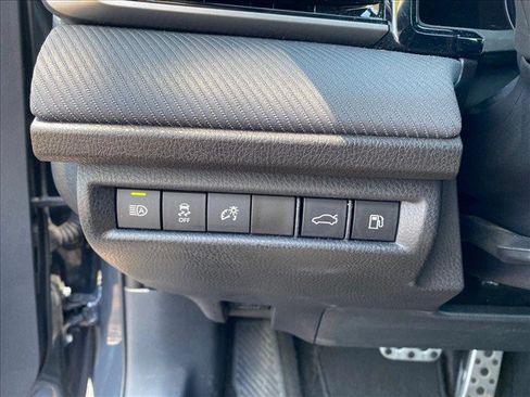 Used 2025 Toyota Camry SE FWD image 30