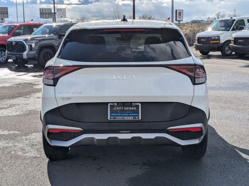 Used 2024 Kia Sportage LX image 5