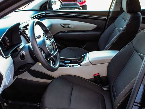 Used 2023 Hyundai Tucson SE image 30