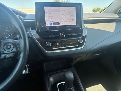 Used 2025 Toyota Corolla LE FWD image 17