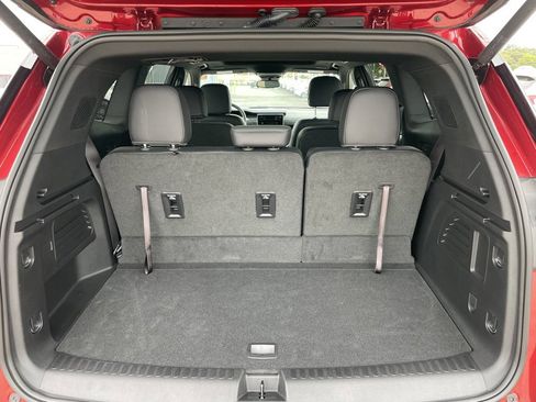 Used 2025 GMC Acadia AT4 w/ Luxury Package image 35