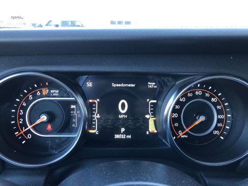 Certified 2022 Jeep Gladiator Overland w/ Popular Equipment Package image 15