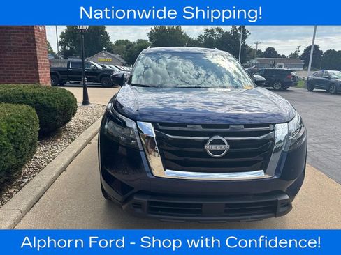 Used 2025 Nissan Pathfinder SV AWD/4WD image 2