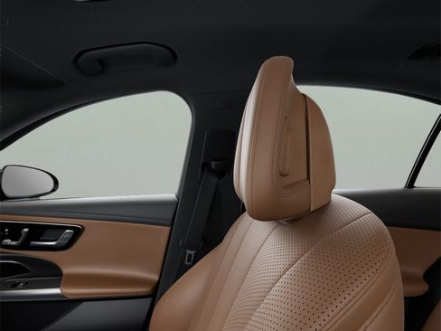 Used 2025 Mercedes-Benz E 350 Sedan image 45