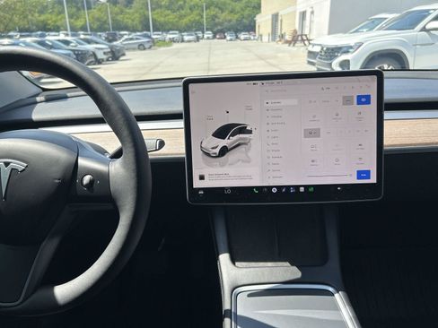 Used 2023 Tesla Model Y Long Range AWD/4WD image 16