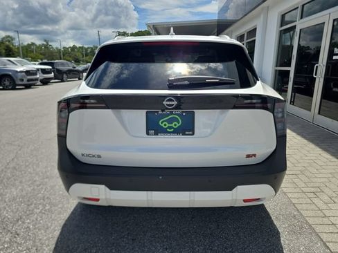 Used 2025 Nissan Kicks SR FWD image 7