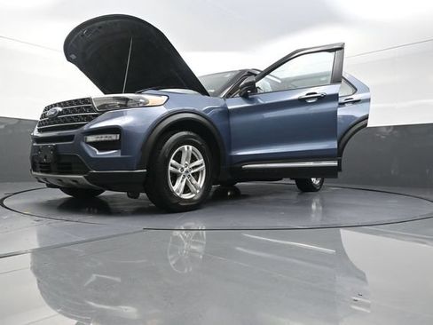 Used 2021 Ford Explorer XLT w/ Equipment Group 202A AWD/4WD image 41