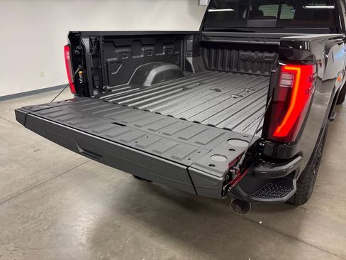 New 2025 GMC Sierra 2500 Denali Ultimate image 18