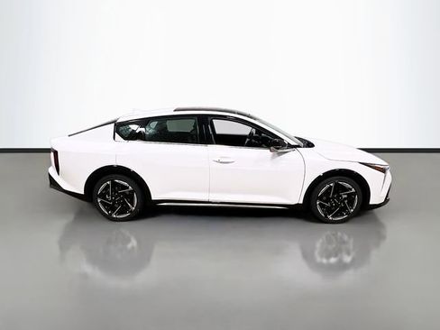New 2025 Kia K4 GT-Line w/ GT-Line Premium Package image 8