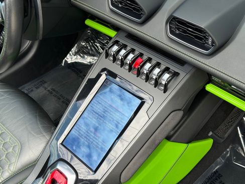Used 2021 Lamborghini Huracan EVO RWD image 31