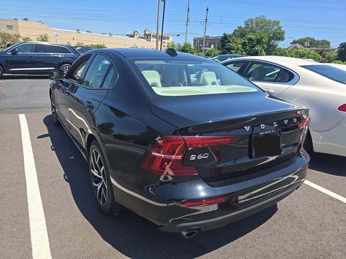 Used 2020 Volvo S60 T5 Momentum w/ Protection Package FWD image 2