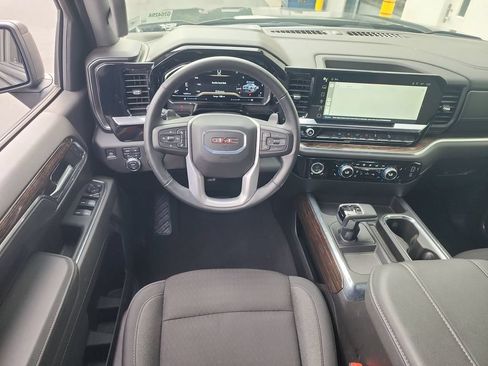 Certified 2024 GMC Sierra 1500 Elevation w/ X31 Off-Road Package AWD/4WD image 10
