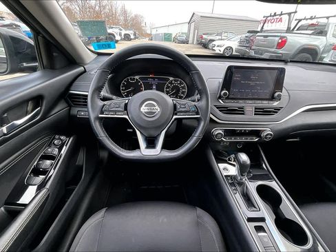 Used 2020 Nissan Altima 2.5 SV image 6