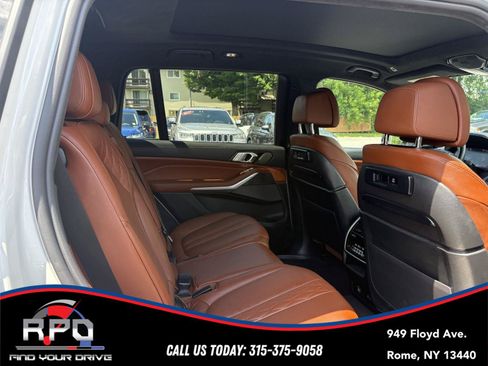 Used 2021 BMW X7 xDrive40i w/ Premium Package AWD/4WD image 29