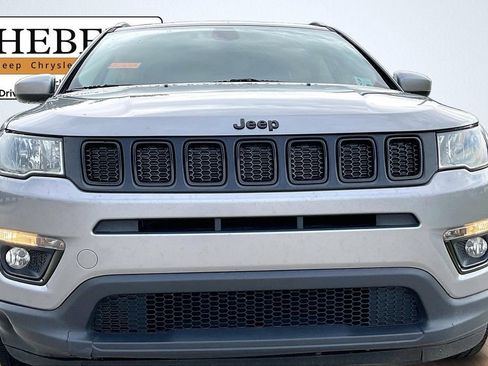 Used 2019 Jeep Compass Latitude FWD image 2