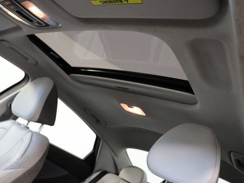 Used 2024 Hyundai Elantra Limited FWD image 19