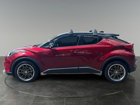 Used 2019 Toyota C-HR Limited FWD image 6