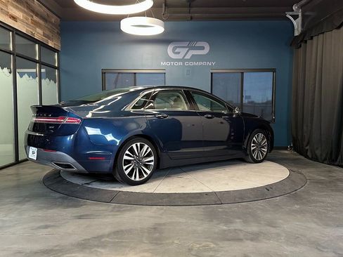 Used 2017 Lincoln MKZ Reserve image 3