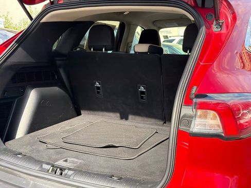 Used 2020 Ford Escape SE image 6