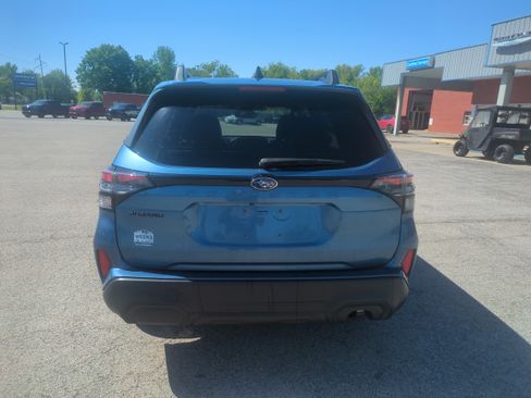 Used 2025 Subaru Forester Premium AWD/4WD image 3