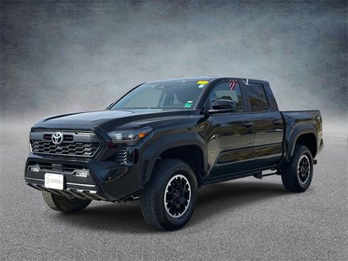Used 2024 Toyota Tacoma TRD Off-Road image 5