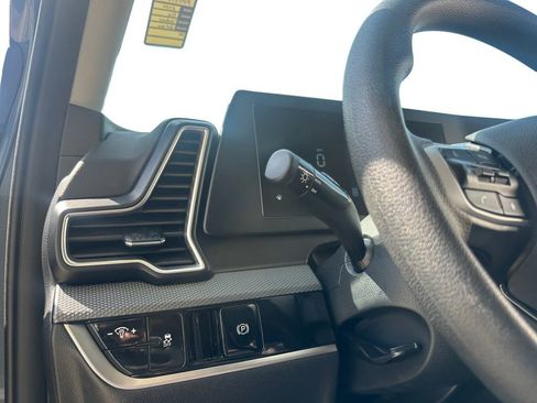 Used 2024 Kia Sportage LX image 13